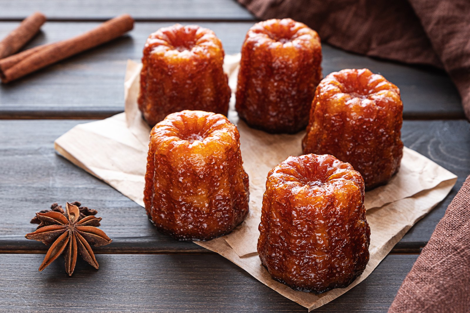 Canelés de Bordeaux